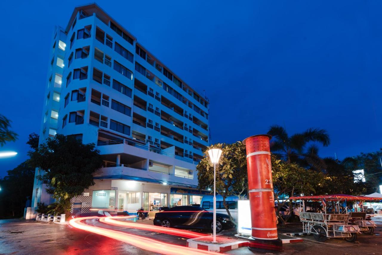 Nice Beach Hotel Rayong Exterior foto